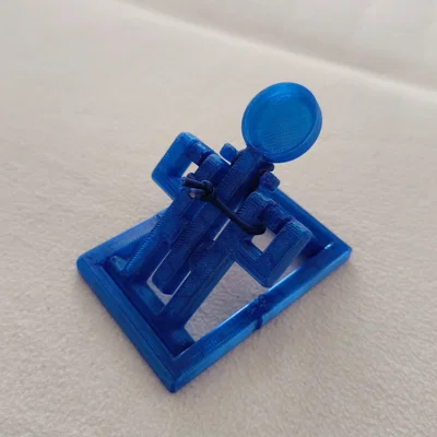 Máy bắn đá mini Pop-up: Mô hình 3D Print-in-place độc đáo