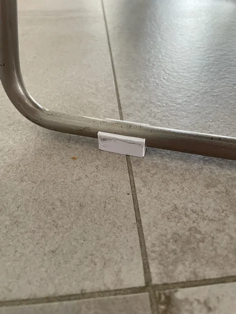 Kẹp skid cho ghế gắn lên thanh kim loại tròn - Image 1