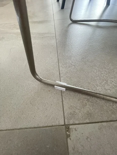 Kẹp skid cho ghế gắn lên thanh kim loại tròn - Image 3