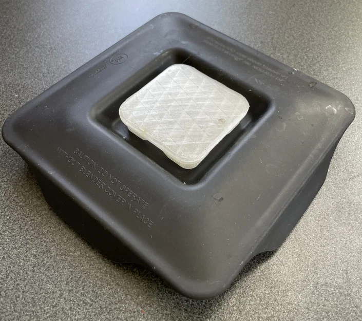 Insert nắp cối xay Blendtec Champ (Blendtec Champ Blender Jar Lid Insert) - Image 2