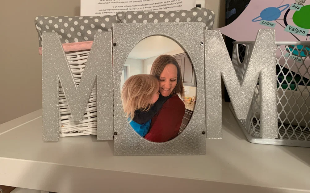 Khung ảnh 3D để bàn chủ đề MOM tặng Ngày của Mẹ - Image 2