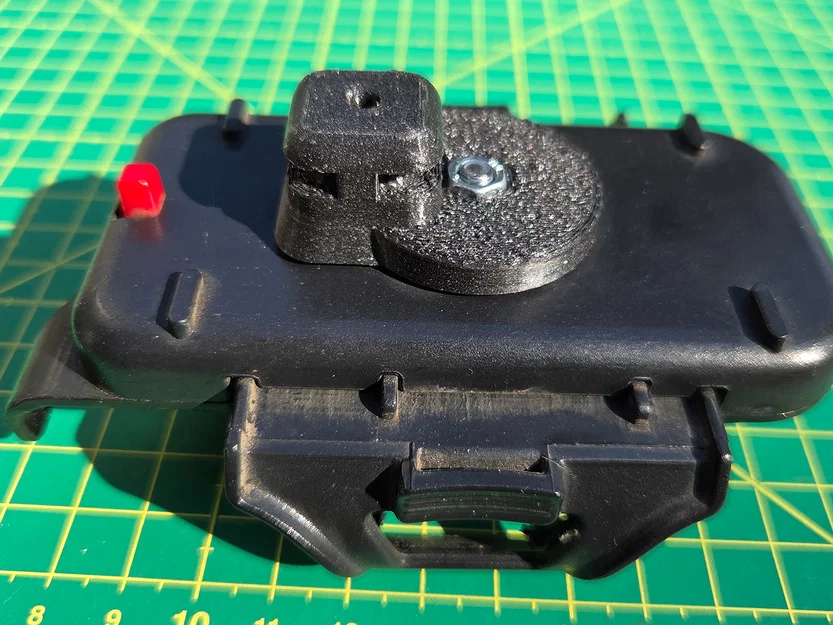 Ngàm adapter Minoura gắn vào Klickfix Quad Mount - Image 1