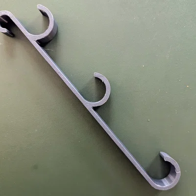 Giá treo cần câu cho cửa garage - REV2