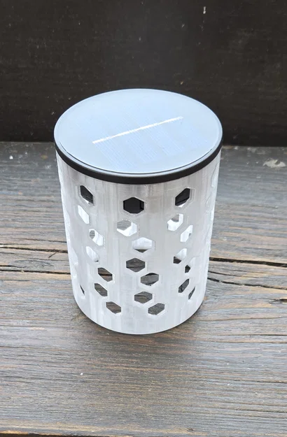 Đèn bàn LED năng lượng mặt trời đơn giản với điểm sáng lục giác - Image 3