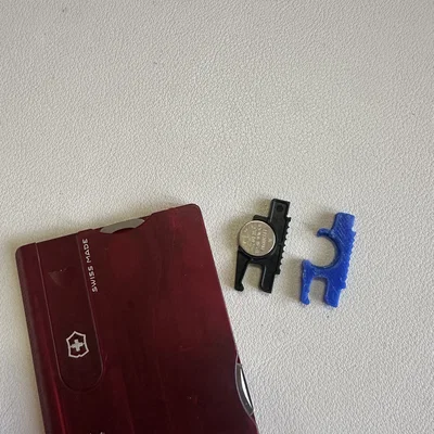 Kẹp giữ pin cho Victorinox Swisscard Lite