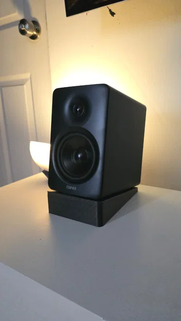 Chân đế nghiêng in 3D cho loa Edifier M90 gọn gàng, hiệu quả - Image 1