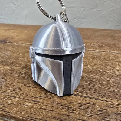 Móc khóa mũ bảo hiểm Mandalorian độc đáo cho fan Star Wars