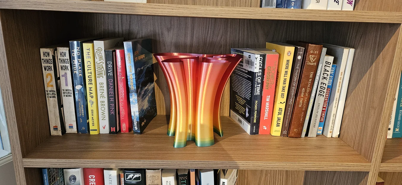 Bình hoa nghệ thuật Modern Art Vase độc đáo cho kệ sách - Image 1