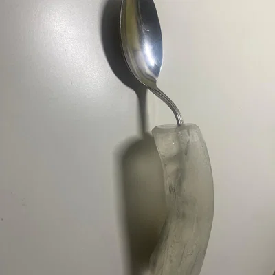 Thìa với tay cầm thiết kế thích ứng (Adaptive Spoon)