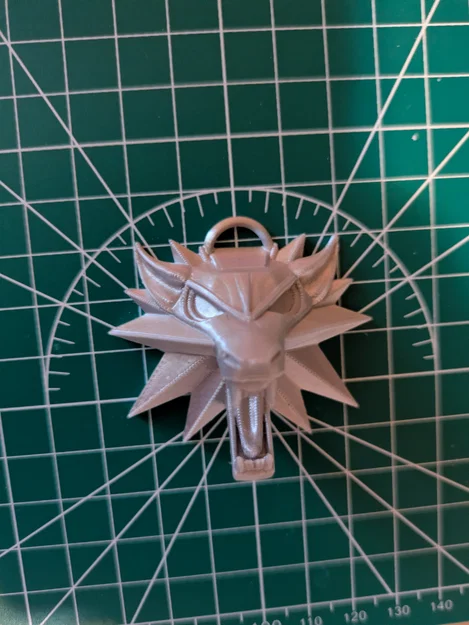 Mô hình huy hiệu sói Witcher Wolf Amulet dùng làm mặt dây chuyền hoặc móc khóa - Image 1