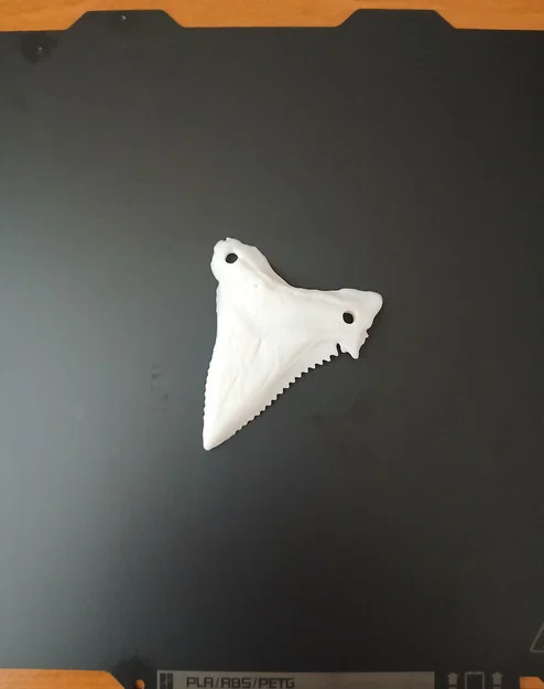Răng Cá Mập Chân Thực (Realistic Shark Tooth) - Image 1