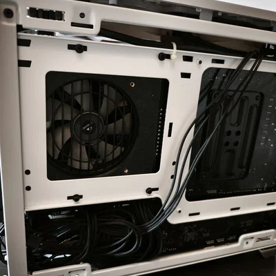Giá gắn SFX hông NR200 compact cho main mATX