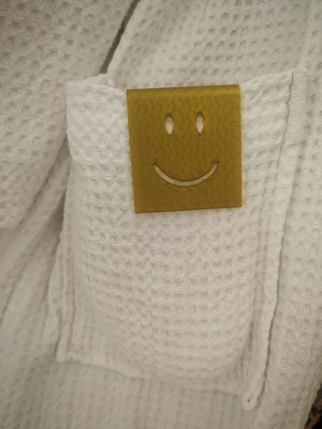 Smiley Clips - Kẹp đánh dấu áo choàng tắm 3D dễ thương - Image 1