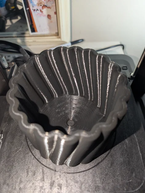Chậu xoắn Helical Planter & Tray - Image 3