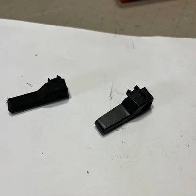 Tay gạt khóa ổ đĩa mềm Mitsubishi MF501B (floppy lock arm)
