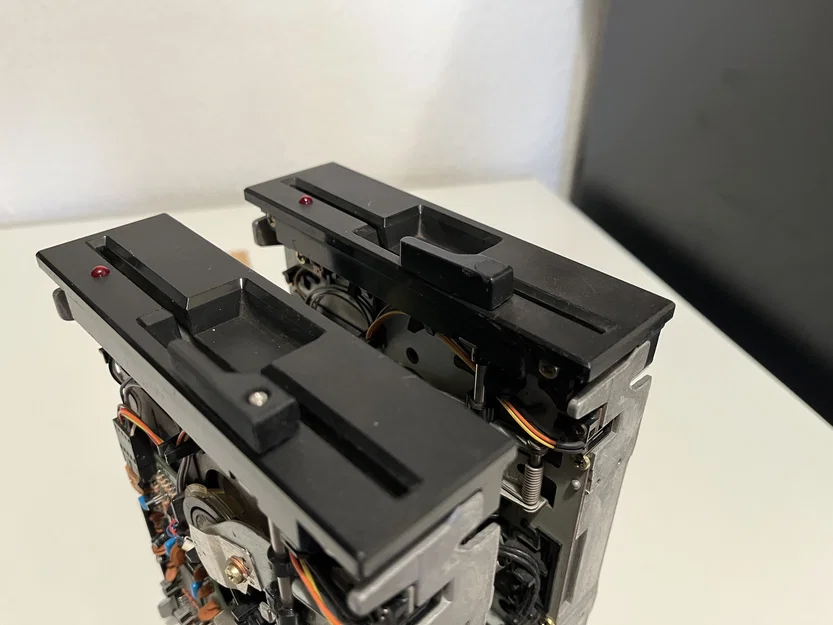 Tay gạt khóa ổ đĩa mềm Mitsubishi MF501B (floppy lock arm) - Image 4