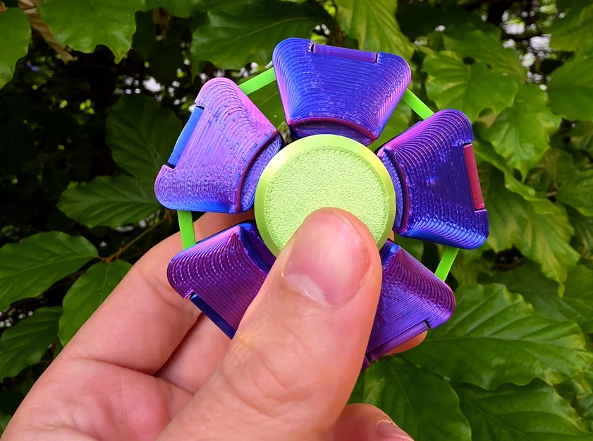 Spin'n'Squeeze Fidget Toy – Đồ chơi bóp & quay (Spinner) chống kẹt - Image 3