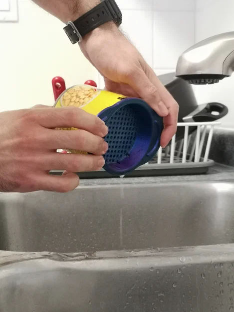 Dụng cụ lọc nước hộp thực phẩm (Can strainer) in 3D tiện dụng - Image 2
