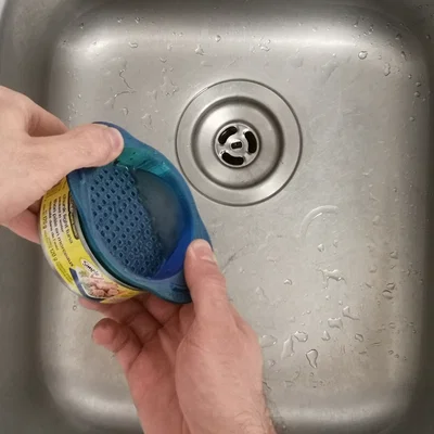 Dụng cụ lọc nước hộp thực phẩm (Can strainer) in 3D tiện dụng