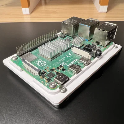 Raspberry Pi + ổ 2.5" SATA SSD xếp chồng gọn trong một cụm (đế in 3D)