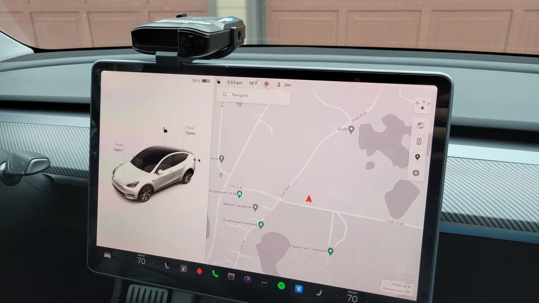 Giá đỡ màn hình tháo rời cho Escort Max 360 – Tesla Model 3 & Model Y - Image 1