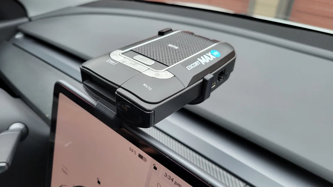 Giá đỡ màn hình tháo rời cho Escort Max 360 – Tesla Model 3 & Model Y - Image 3