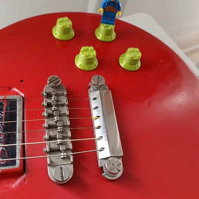 Núm vặn chỉnh âm thanh cho đàn guitar phong cách LEGO độc lạ