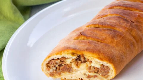 Sausage Roll Ý của Bà Ngoại (Grandma's Italian Sausage Roll) - Image 1