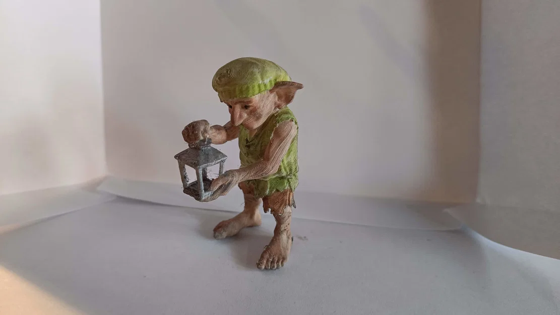 Goblin cầm đèn lồng - Image 1