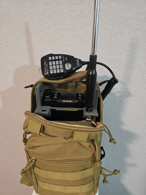 RT-95 Manpack Rails và BNC bulkhead antenna mount - Image 1