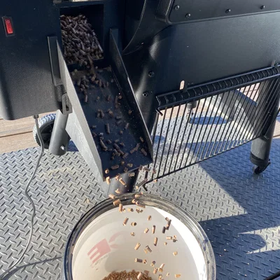 Máng Trượt Pellet Gắn Nam Châm (Magnetic Pellet Chute)