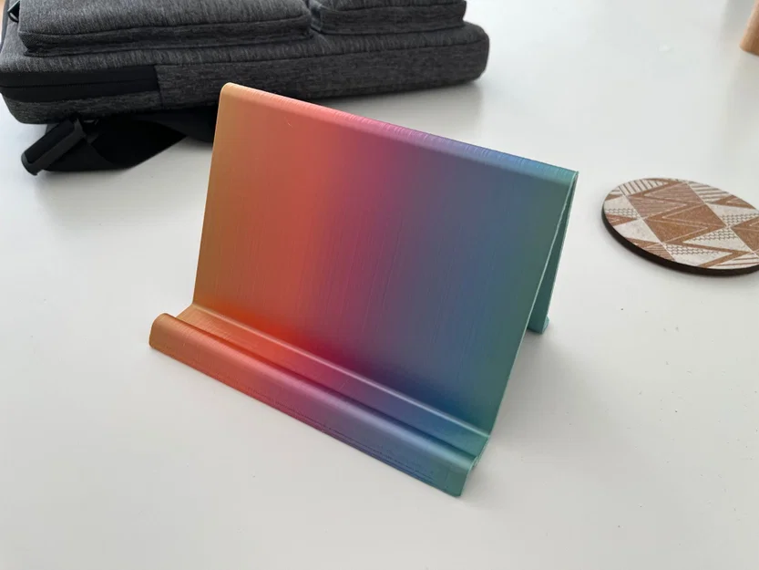 Giá đỡ iPad để bàn đơn giản, chắc chắn (iPad Stand) - Image 1