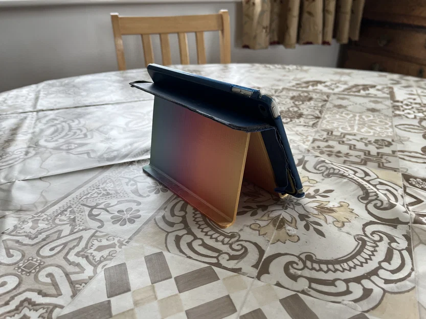 Giá đỡ iPad để bàn đơn giản, chắc chắn (iPad Stand) - Image 4