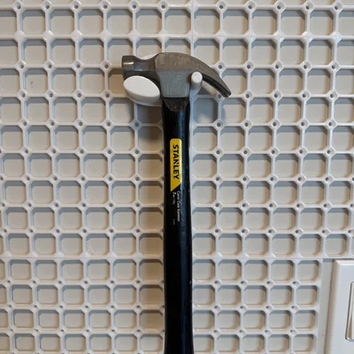 Giá treo búa Hammer Holder cho bảng treo openGrid tiện lợi