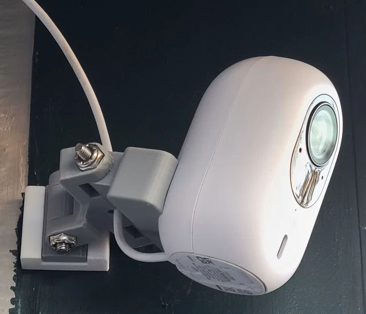 Giá đỡ camera Ubiquiti Unifi G4 Instant khớp xoay đa hướng - Image 1