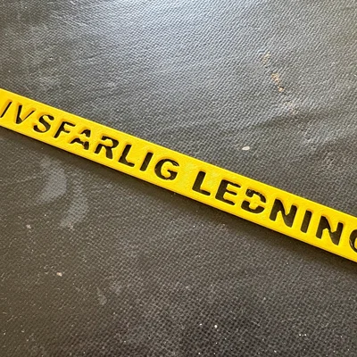 Livsfarlig Ledning - Biển cảnh báo ở đường ngang xe lửa Thụy Điển