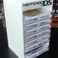 Kệ dựng dọc để game Nintendo DS - Thumbnail 1