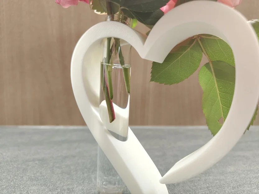 Bình hoa Heart Bloom Vase hình trái tim - Image 4