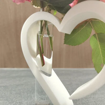 Bình hoa Heart Bloom Vase hình trái tim