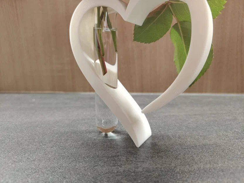 Bình hoa Heart Bloom Vase hình trái tim - Image 5