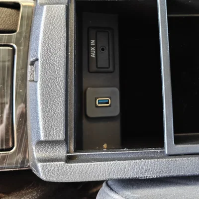 Viền/Ngàm USB Mazda6 (Mazda6 USB Bezel)
