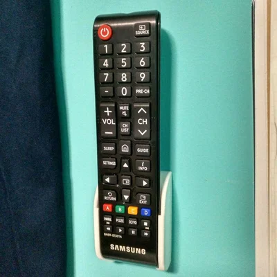 Giá treo tường cho remote Samsung TV
