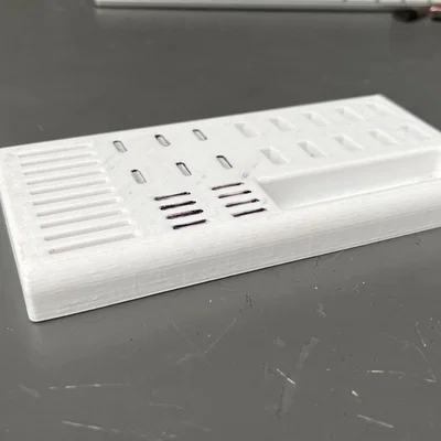 Khay đựng USB-C, USB-A, thẻ microSD & SD