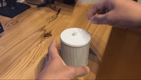 Hộp Đựng Tăm Bông Nắp Đóng Chậm (Slow Closing Cotton Swab Holder) - Image 1