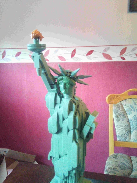 Nâng cấp khuôn mặt cho LEGO Statue of Liberty 21042 bằng in 3D - Image 1
