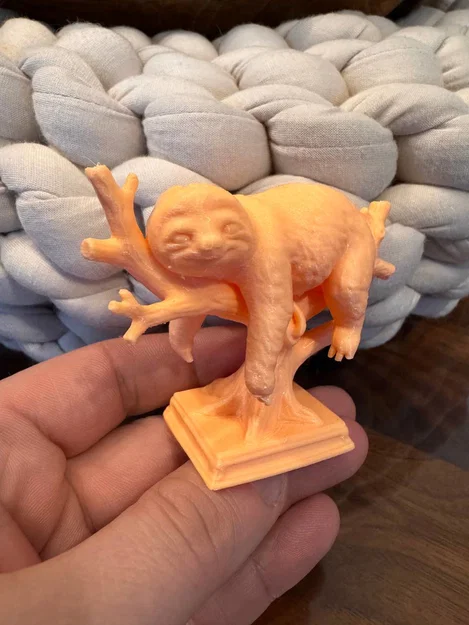 Mô hình chú lười ngủ trên cành cây - Trang trí 3D dễ thương - Image 4