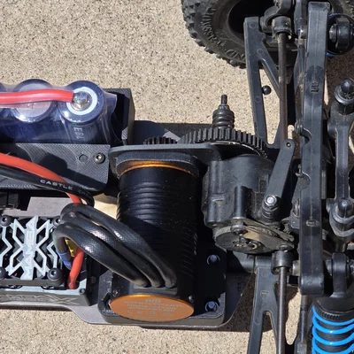 Chuyển đổi HPI Firestorm từ nitro sang điện (HPI Firestorm nitro conversion)