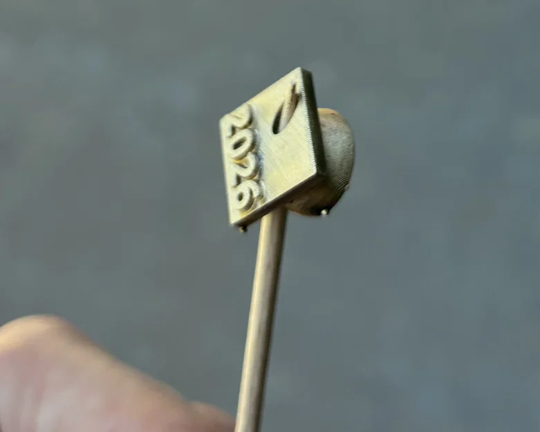 Mô hình trang trí tăm mũ tốt nghiệp 2026 (Toothpick 2026 Grad Cap) - Image 1