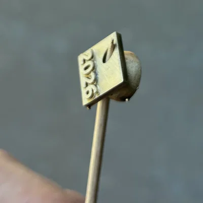 Mô hình trang trí tăm mũ tốt nghiệp 2026 (Toothpick 2026 Grad Cap)