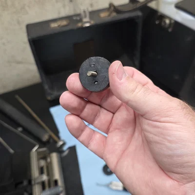 Chân máy đánh chữ Tip-Tip (Tip-Tip Typewriter Feet)